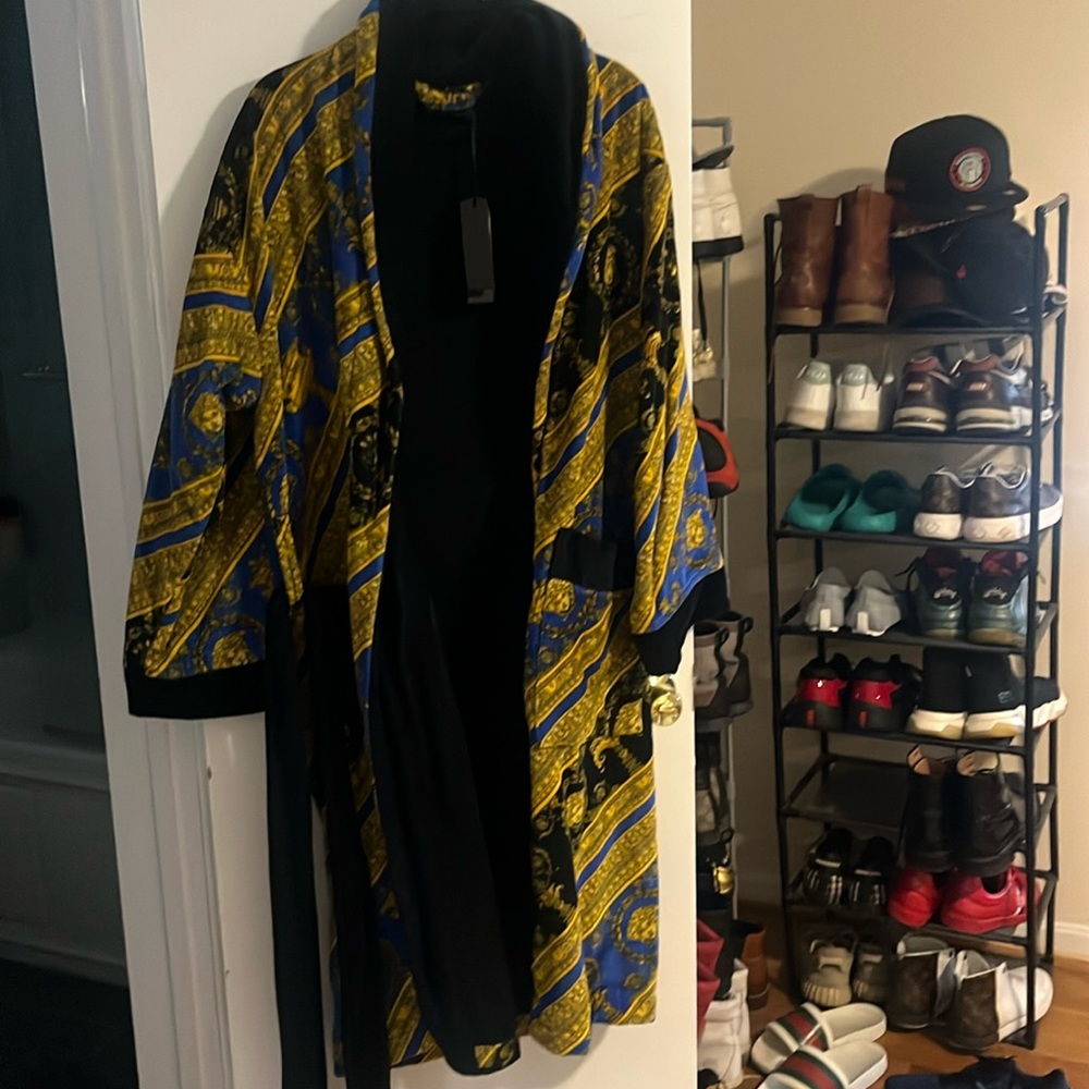 Versace robe size large with matching slippers size 10US